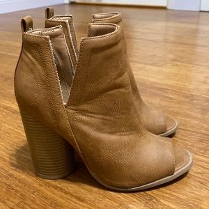 Qupid Brand open toe bootie/ Camel Color Leather/ 3.5” heel / size 6.5